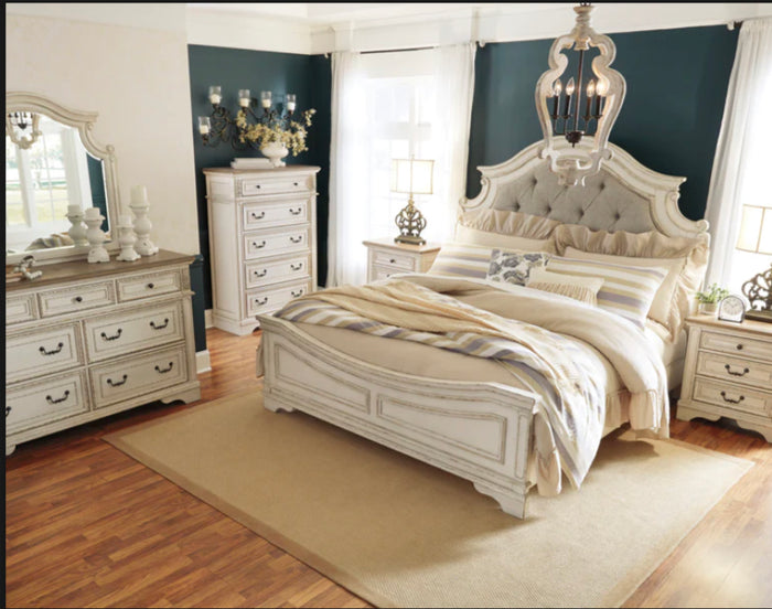 Realyn Chipped White Panel King Bedroom Set